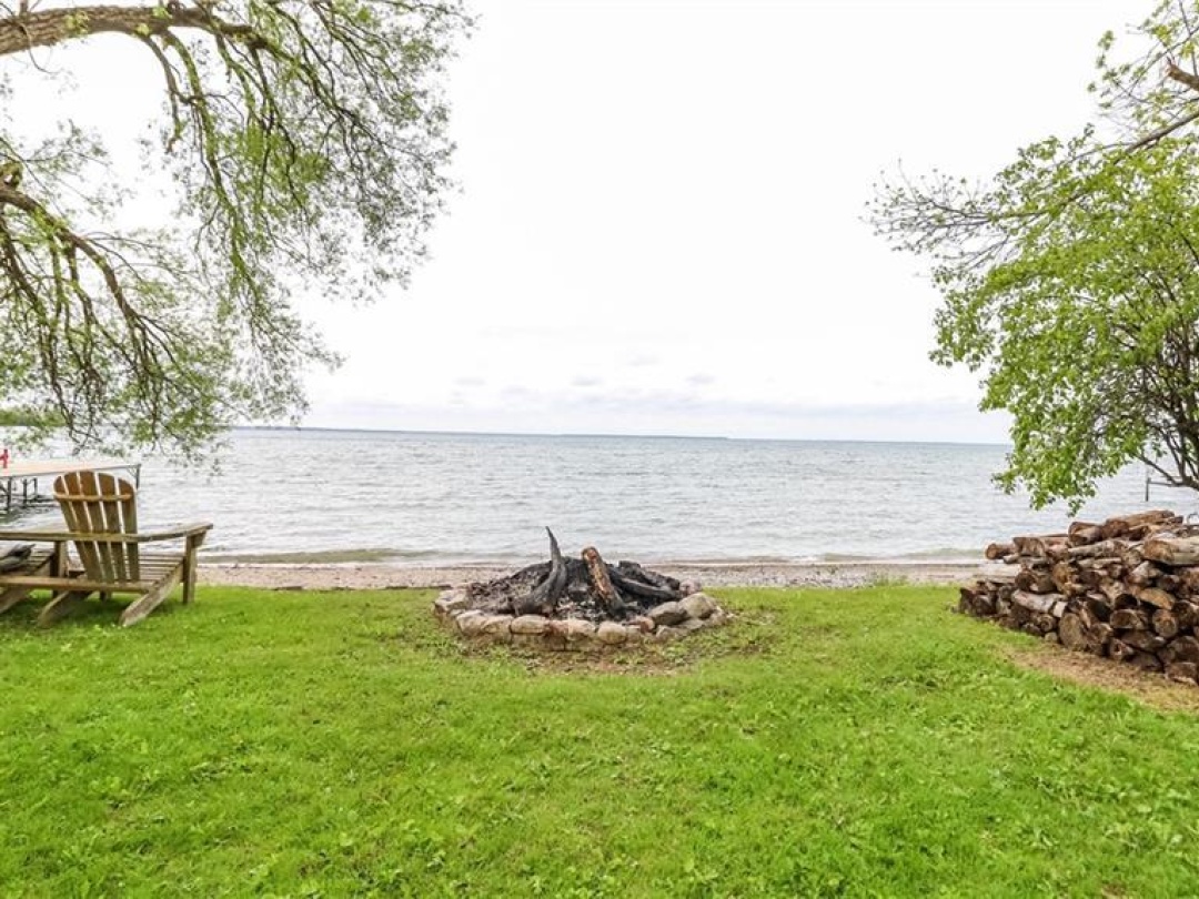 3822 Glenrest Drive Drive, Lake Simcoe