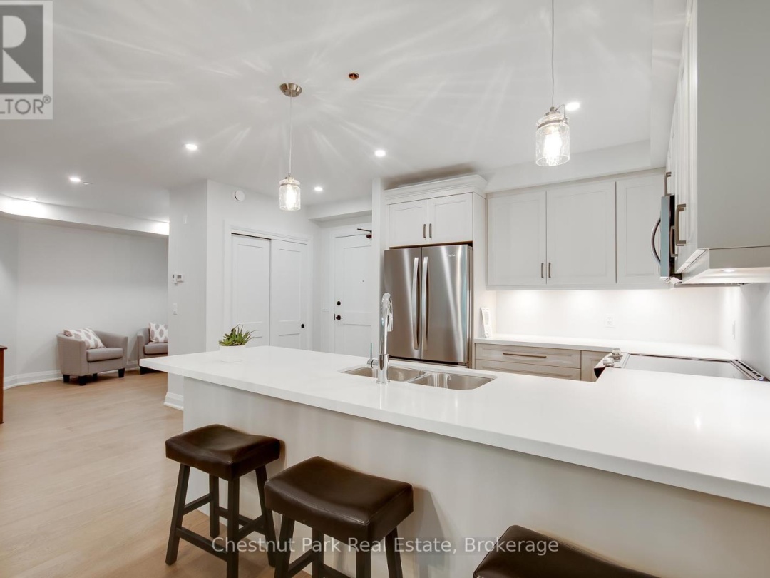 103 200 Anglo Street, Lake Muskoka