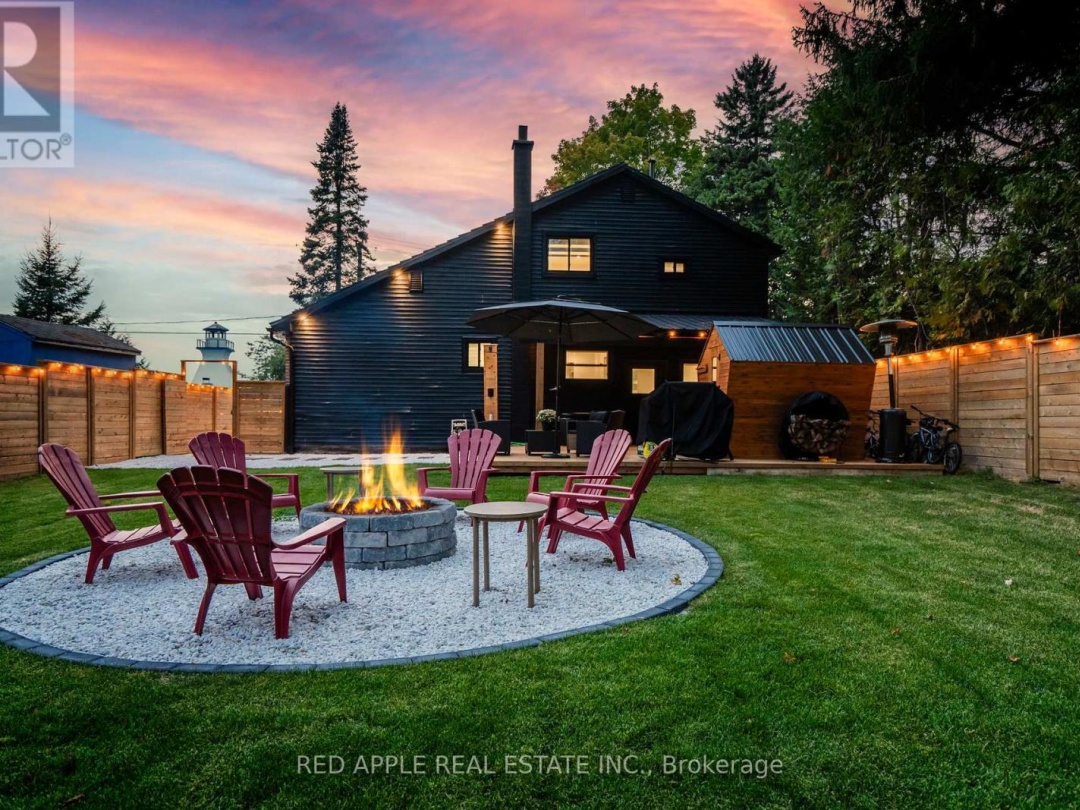 205 Hoyt Avenue, Georgian Bay