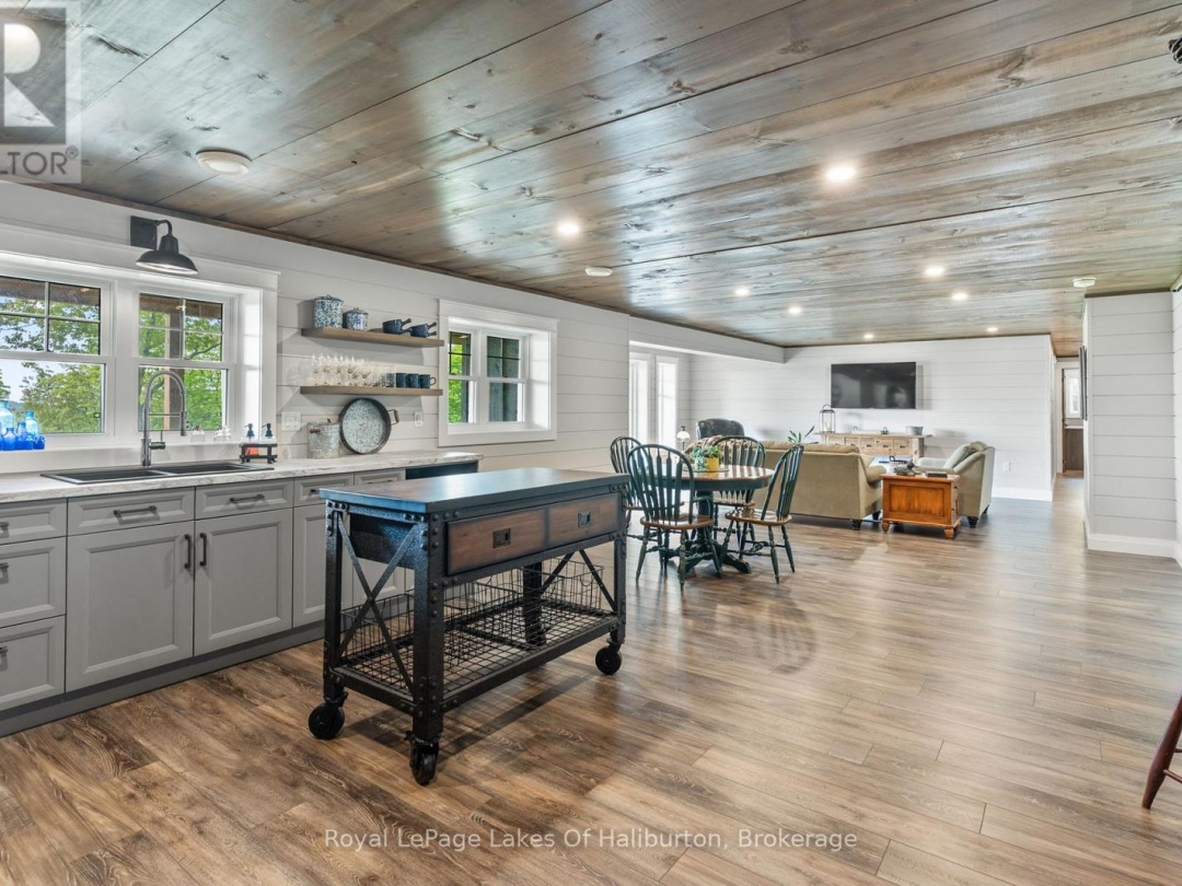 1143 TRILLIUM TRAIL, Loon Lake