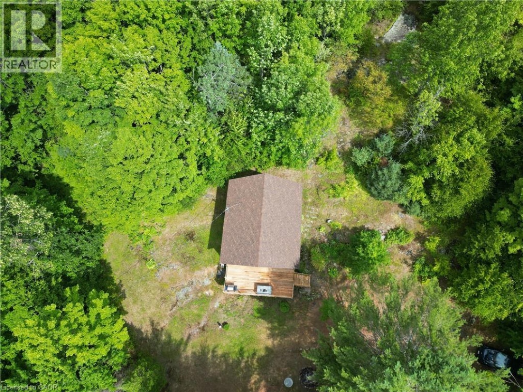1044 ENGLISH Circle, 