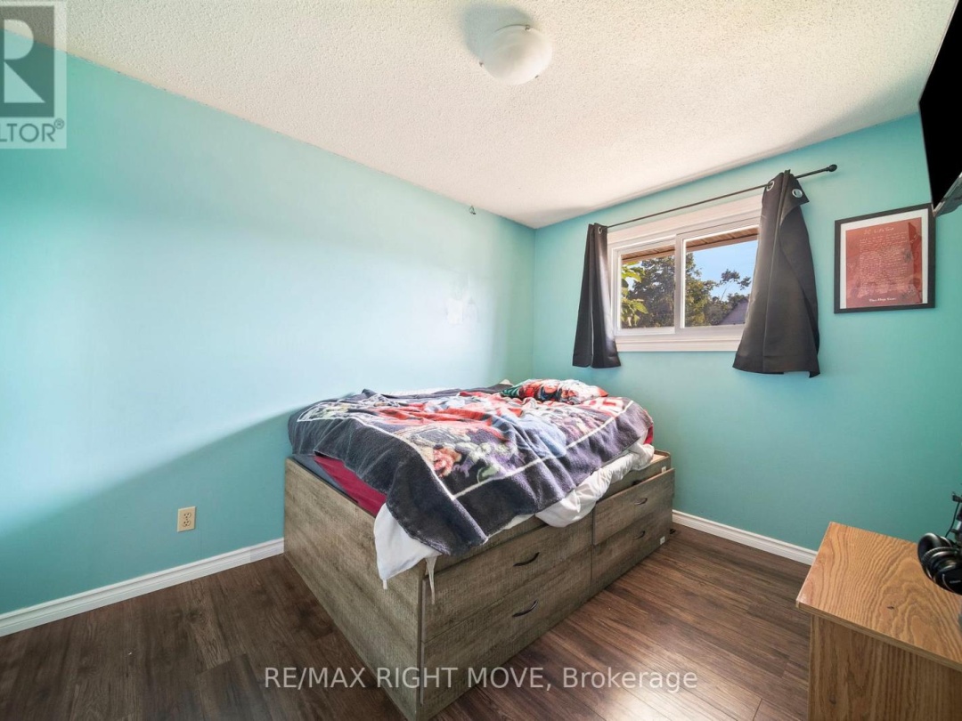3 WESTMOUNT DRIVE N, 