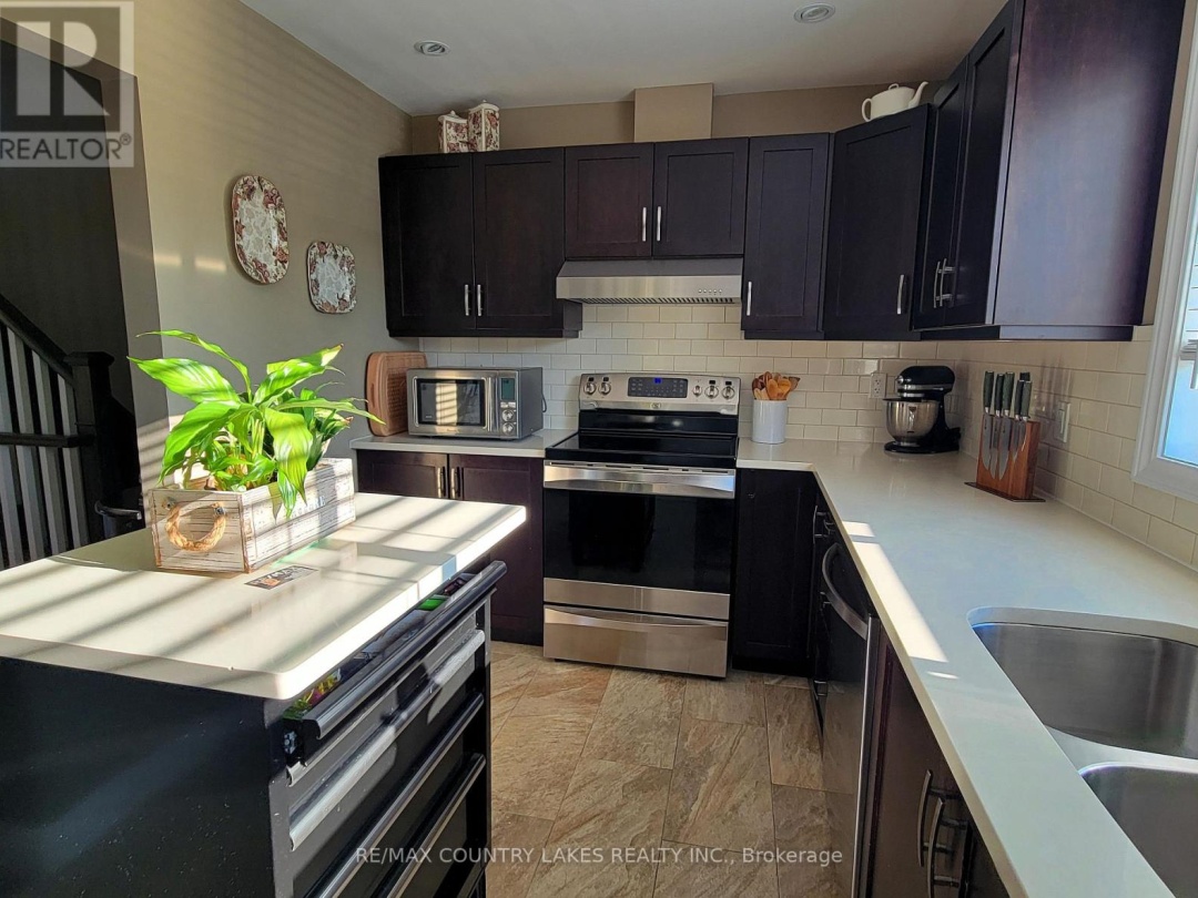 11 - 4 PARADISE BOULEVARD, 