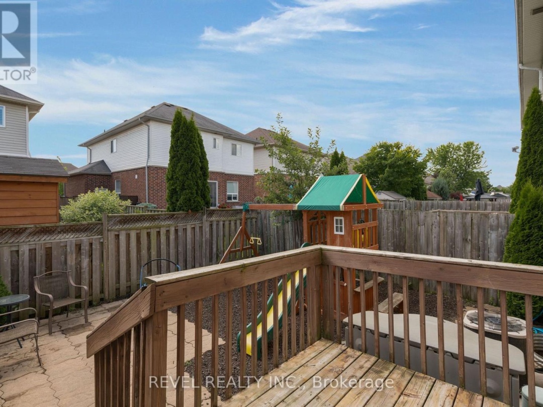36 800 West Ridge Boulevard, Orillia