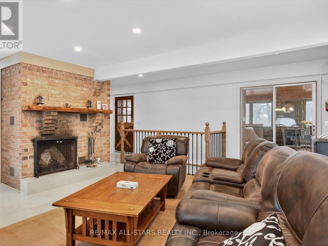 32 HARGRAVE ROAD, 