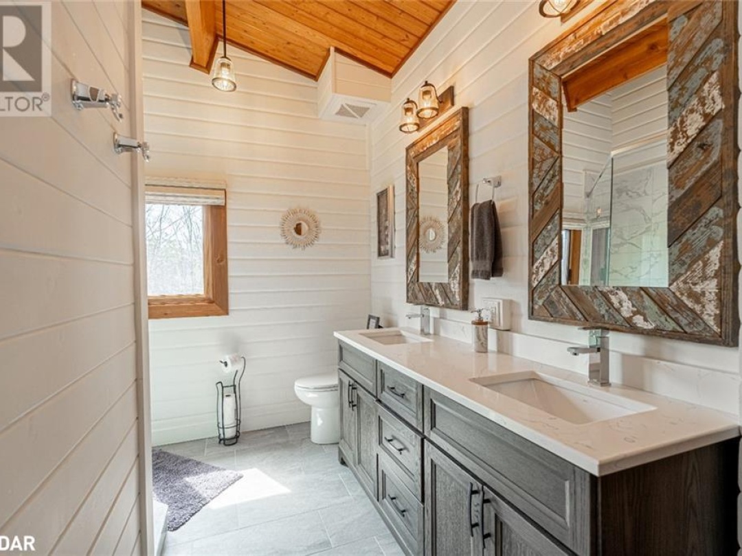 83 Walkway Rd, Georgian Bay