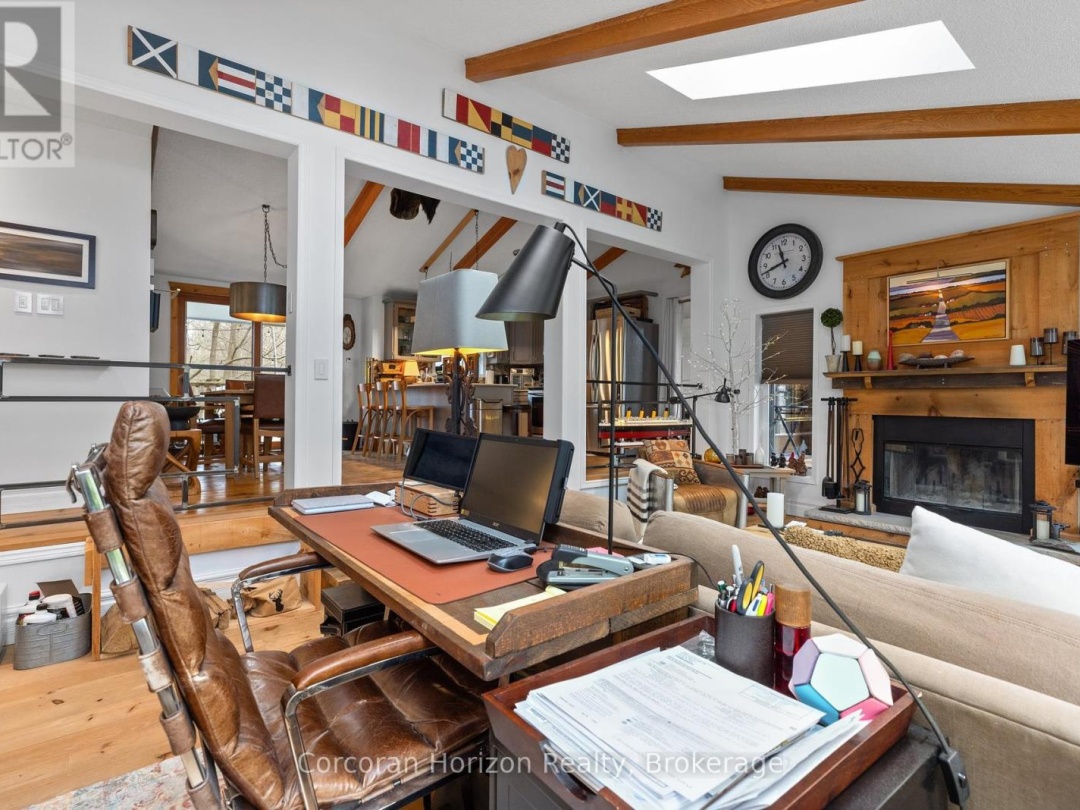 2517 HONEY HARBOUR ROAD, 