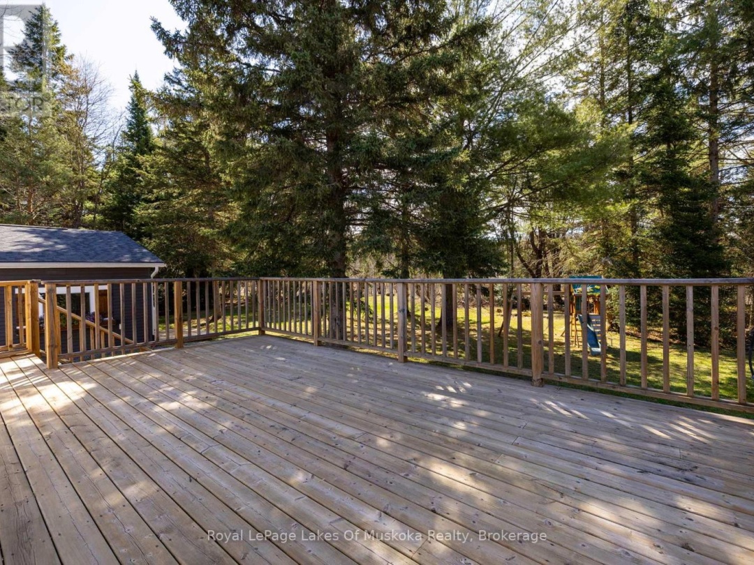 1136 High Falls Road, Muskoka River
