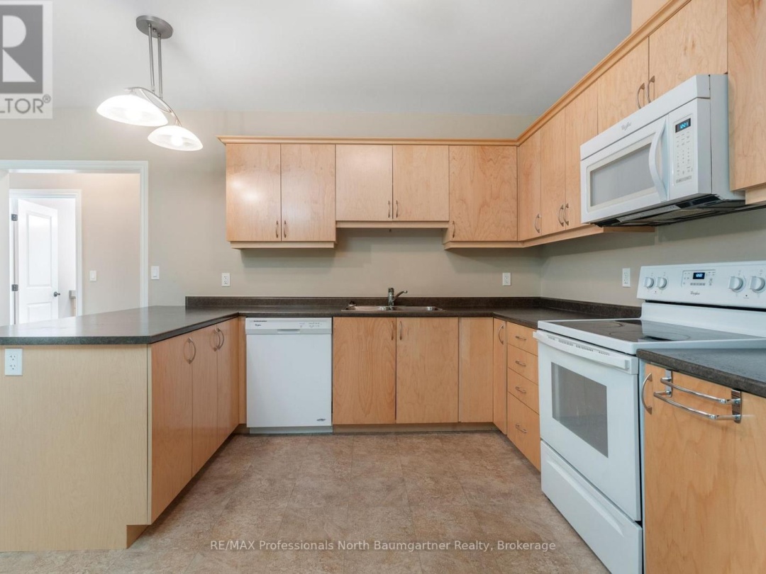 208 - 4 LAKE AVENUE, 