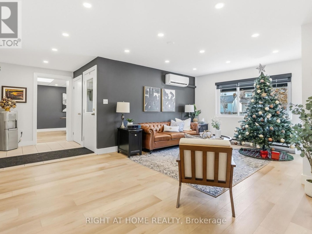 32 MATCHEDASH STREET N, 