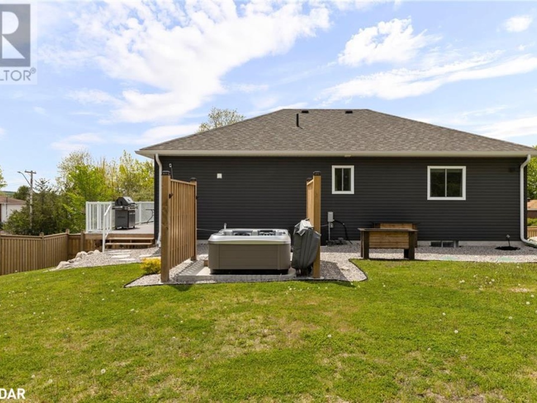 37 Easton Avenue, Port McNicoll