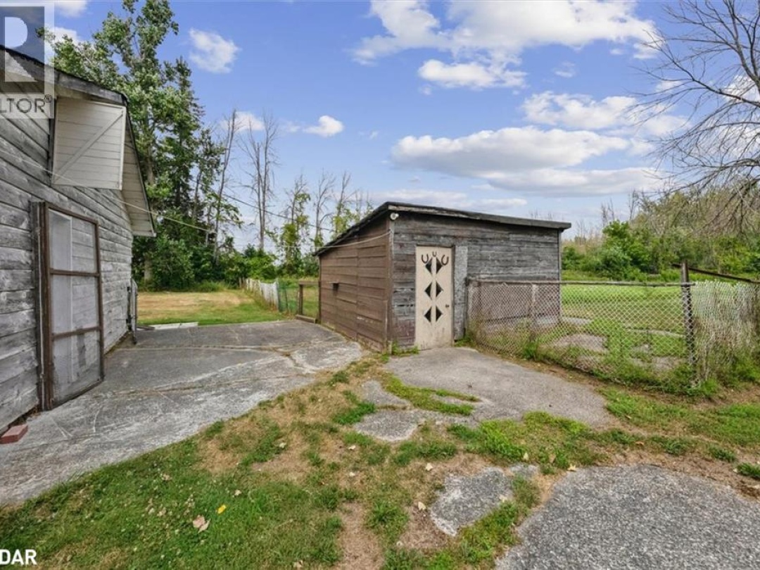 32805 THORAH Side Road, 
