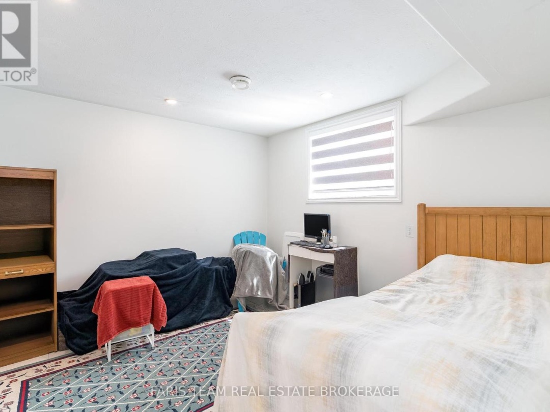 2 VANESSA DRIVE, 