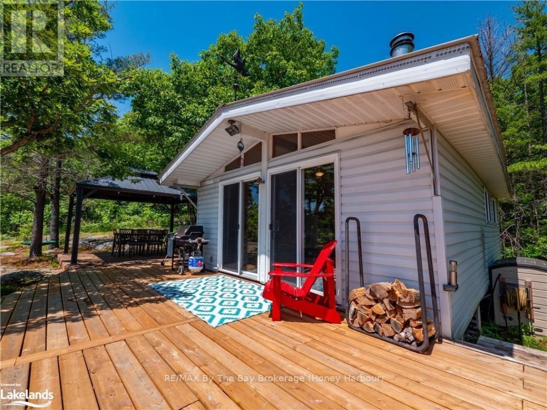 6932 Island 1810 / Bone Island, Georgian Bay