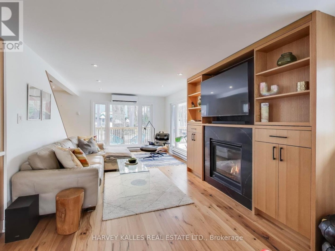 1002 CHIPPAWA AVENUE, 