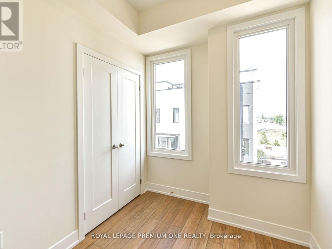 12 MARINER'S PIER WAY, 