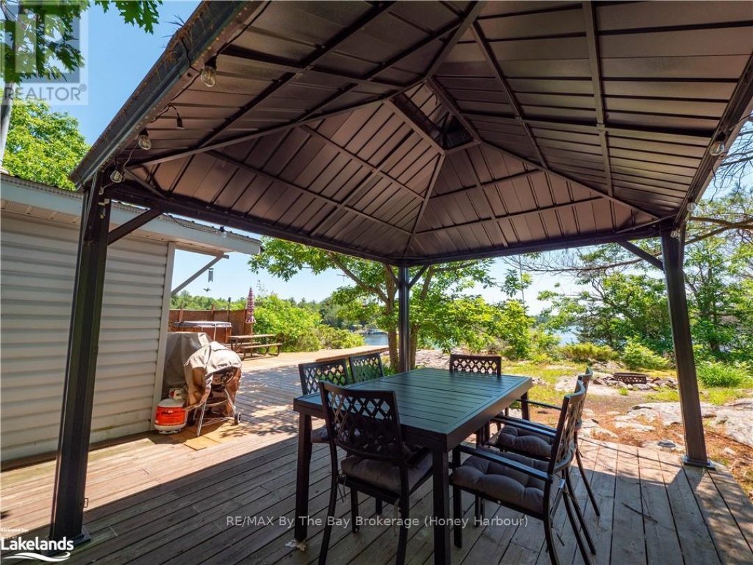 6932 Island 1810 / Bone Island, Georgian Bay