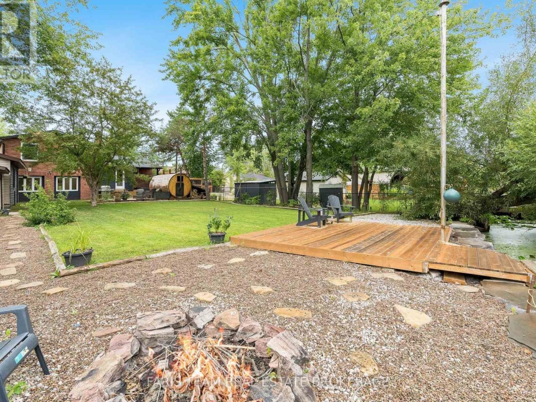 2668 WESTSHORE CRESCENT, 