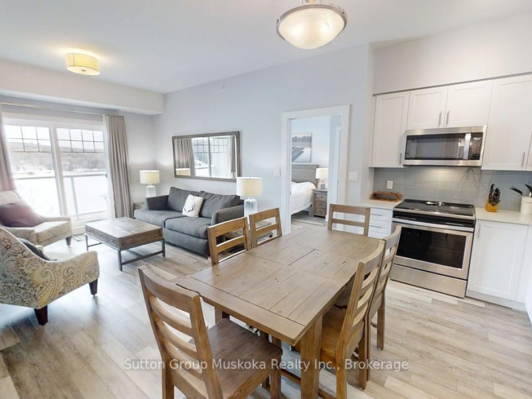423 - 25 PEN LAKE POINT ROAD, Peninsula Lake