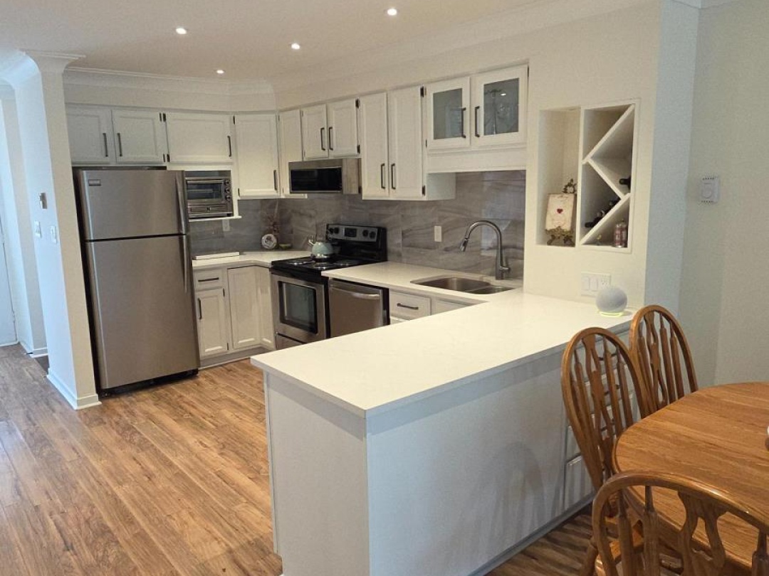 24 - 4 PARADISE BOULEVARD, Lake Simcoe