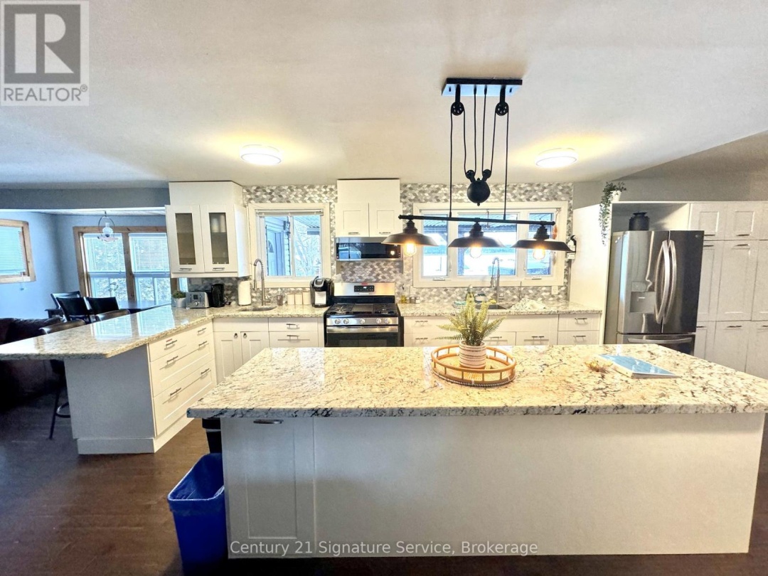 127 Maskinonge Road, Georgian Bay