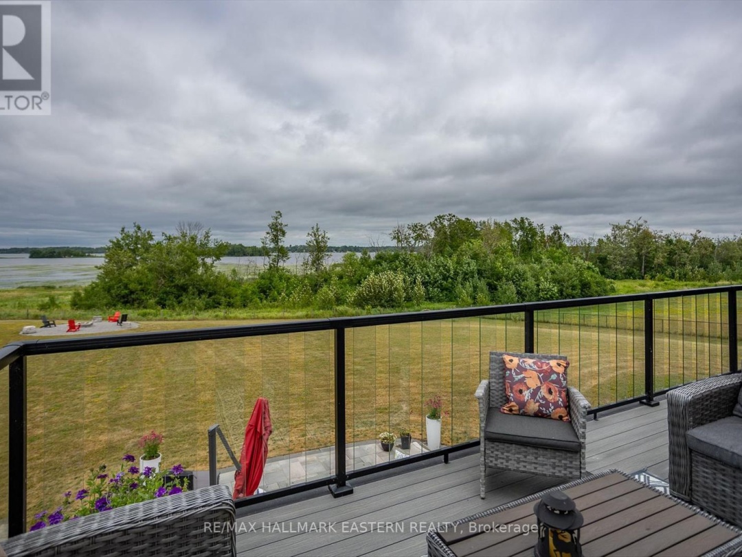 35 LAKEVIEW CRESCENT, 