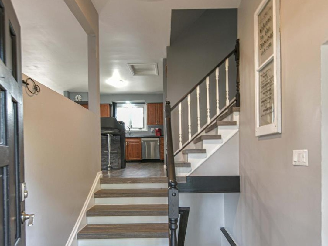 425 RAYMOND AVENUE, 