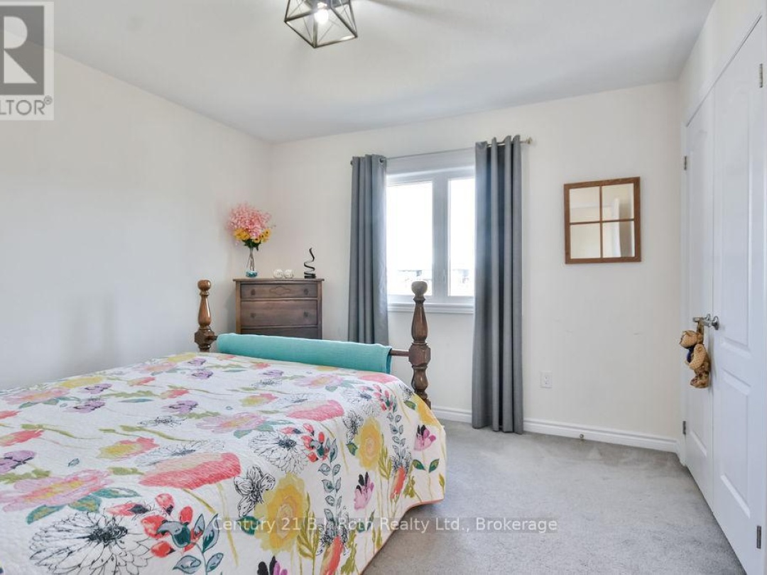 3040 Orion Boulevard, Orillia