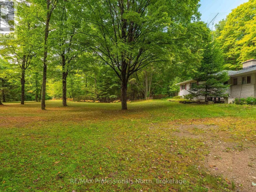 2499 KENNISIS LAKE ROAD, 