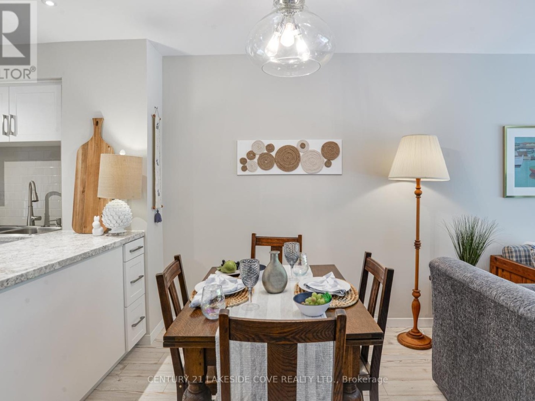 Unit 16 2 Paradise Boulevard W, Lake Simcoe