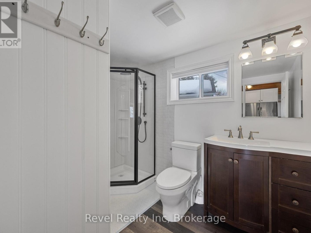 97 Maskinonge Road, Georgian Bay
