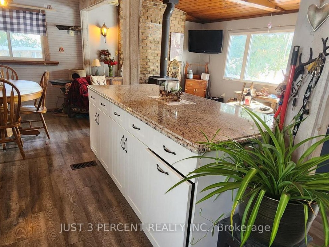 55 Northern Avenue, Little Bald Lake