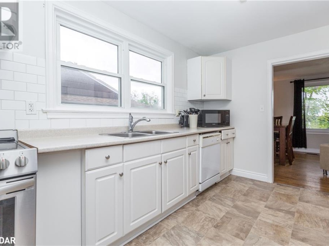 48 Brant Street W, Orillia