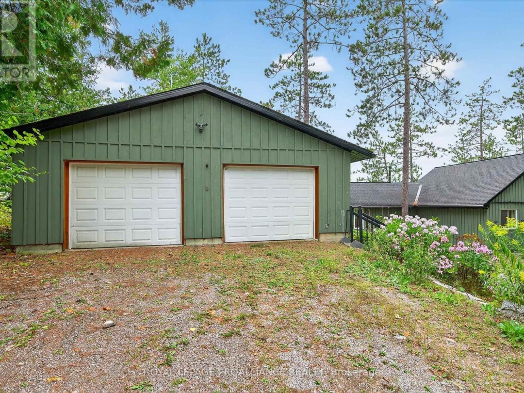 1051 TAPOKE LANE, 