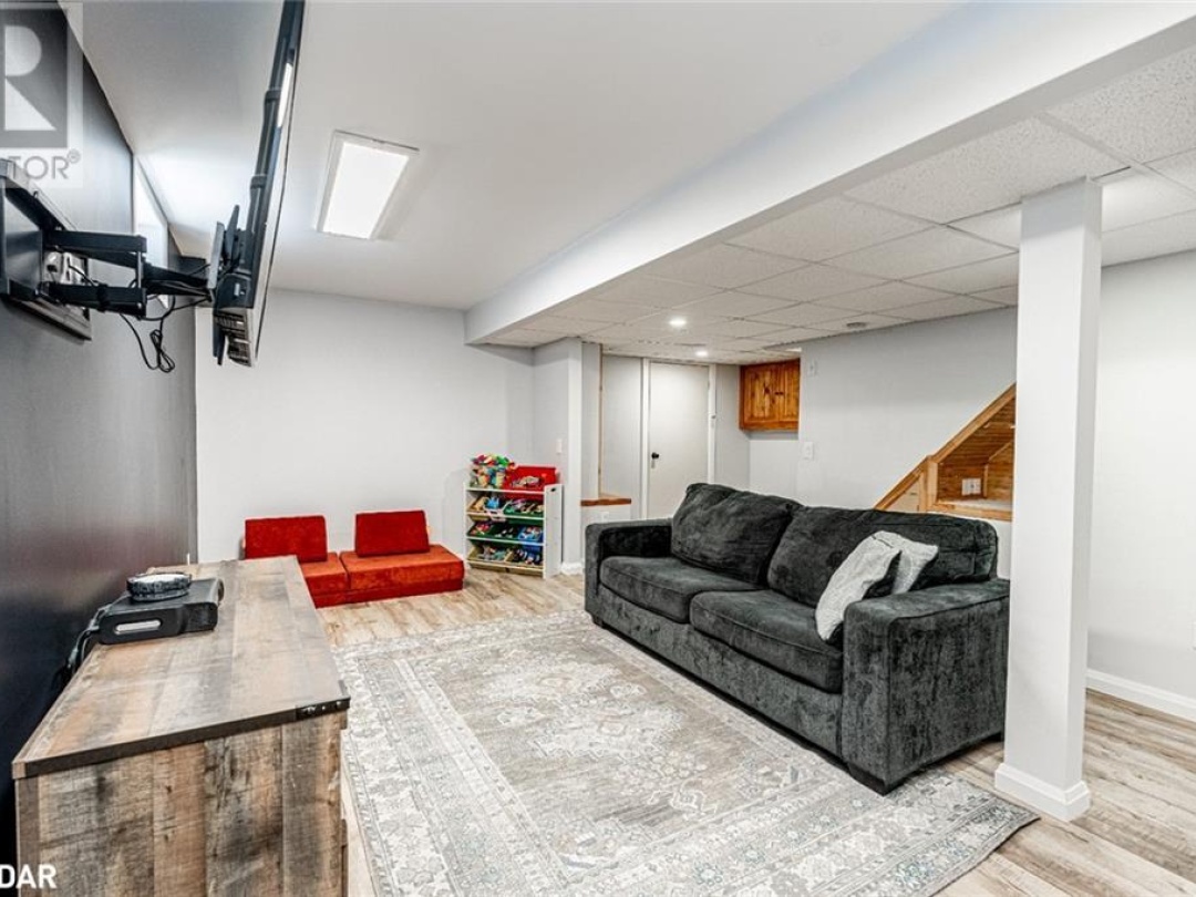 31 Courtney Crescent, Orillia