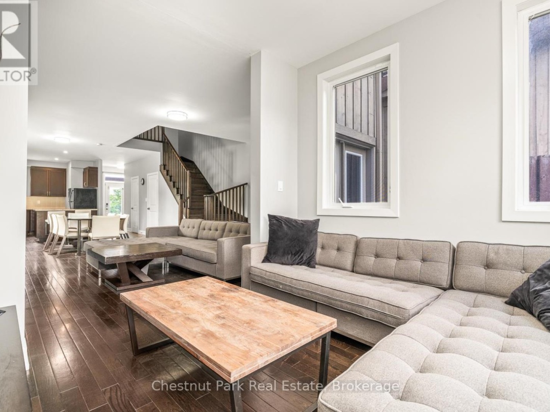 65 ROCKMOUNT CRESCENT, 