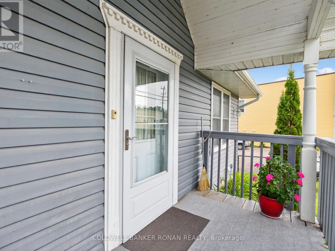172 WILLIAM STREET W, 