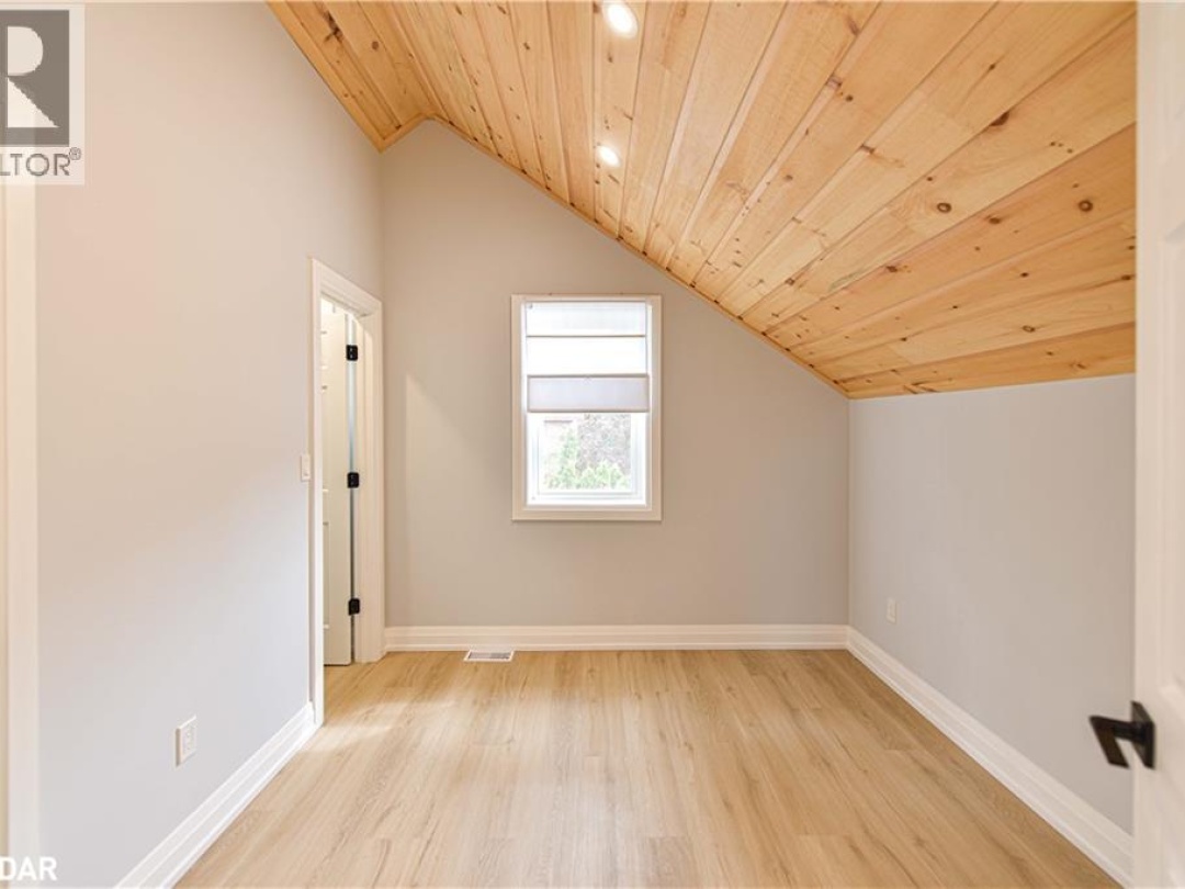 274 MISSISSAGA Street W, 