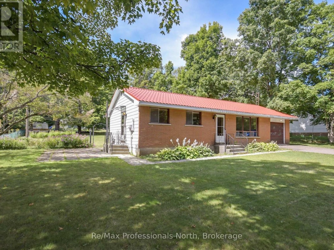 9 MACNAUGHTAN COURT, 