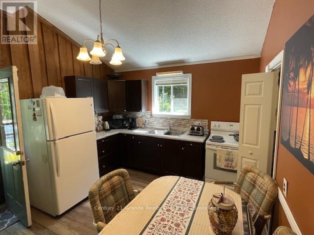 1052 KENSINGTON ROAD, 