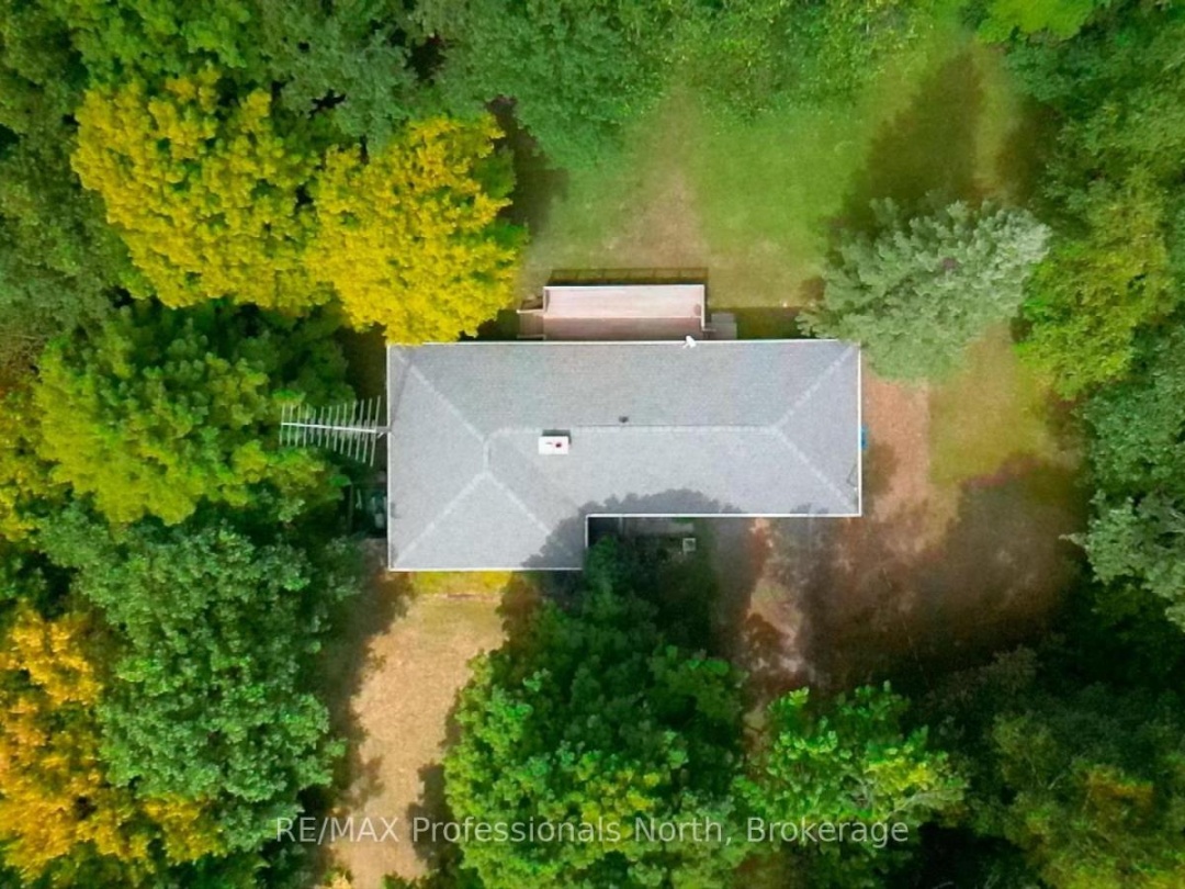 2499 KENNISIS LAKE ROAD, 