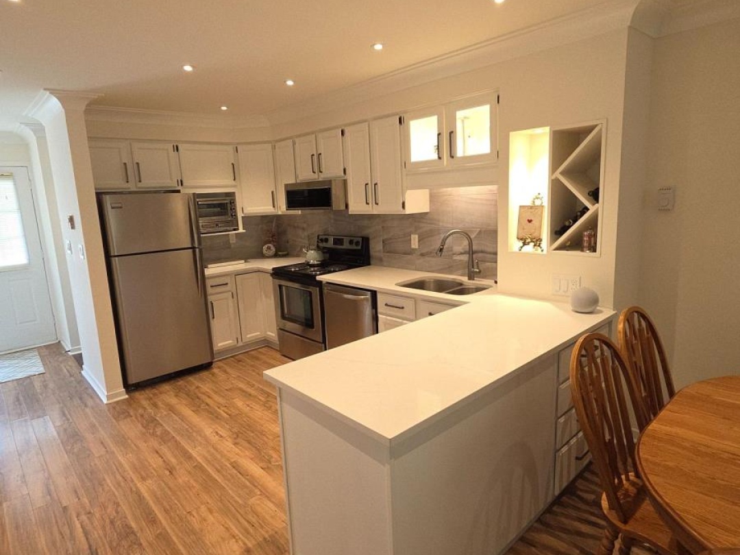 24 - 4 PARADISE BOULEVARD, 