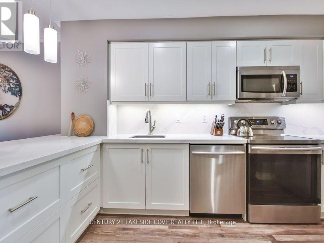 UNIT #7 - 70 LAGUNA PARKWAY, 