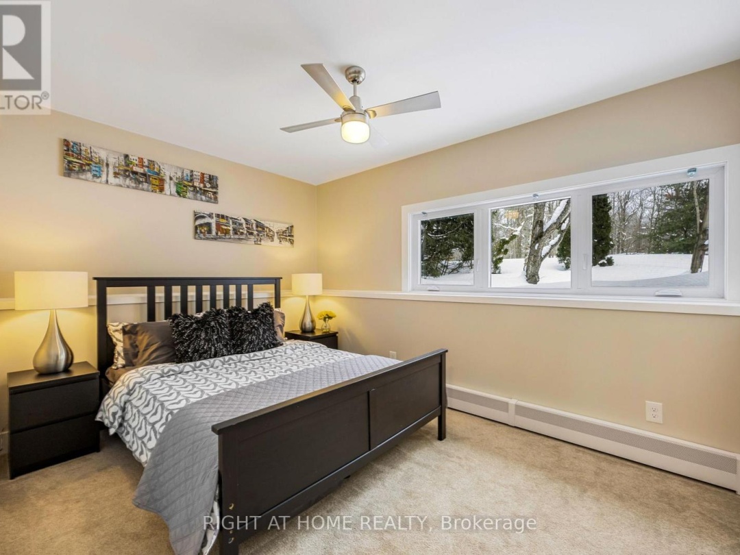 7592 East River Road, Black Lake
