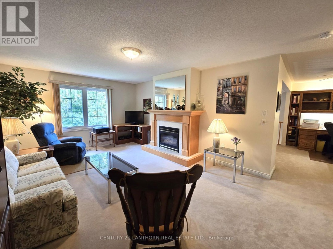 UNIT #310 - 30 MUSEUM DRIVE, 