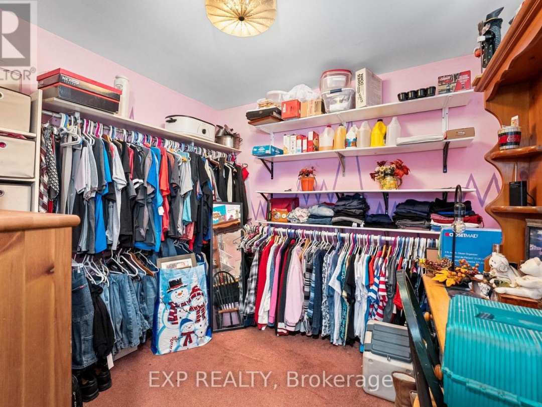 354 LAKELAND CRESCENT, 
