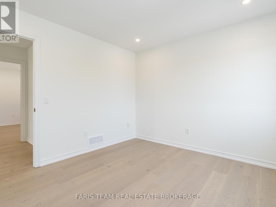 2 VANESSA DRIVE, 