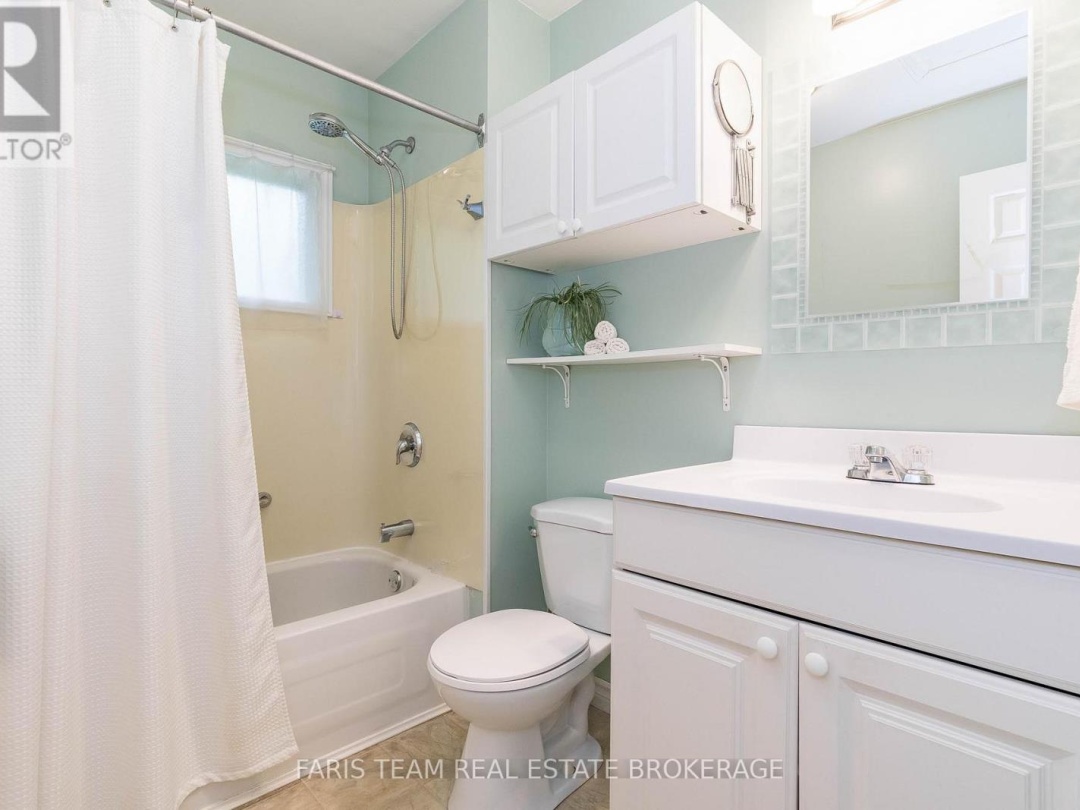 8060 OAKRIDGE DRIVE, 