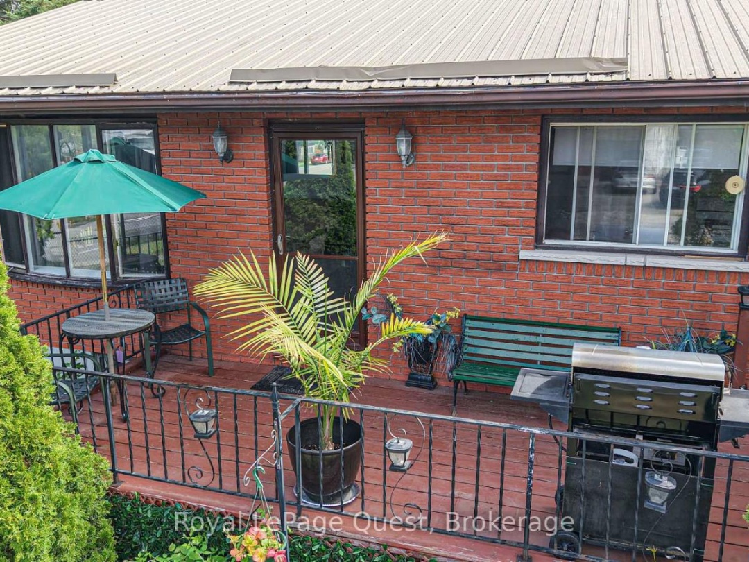 129 SIMCOE STREET, 