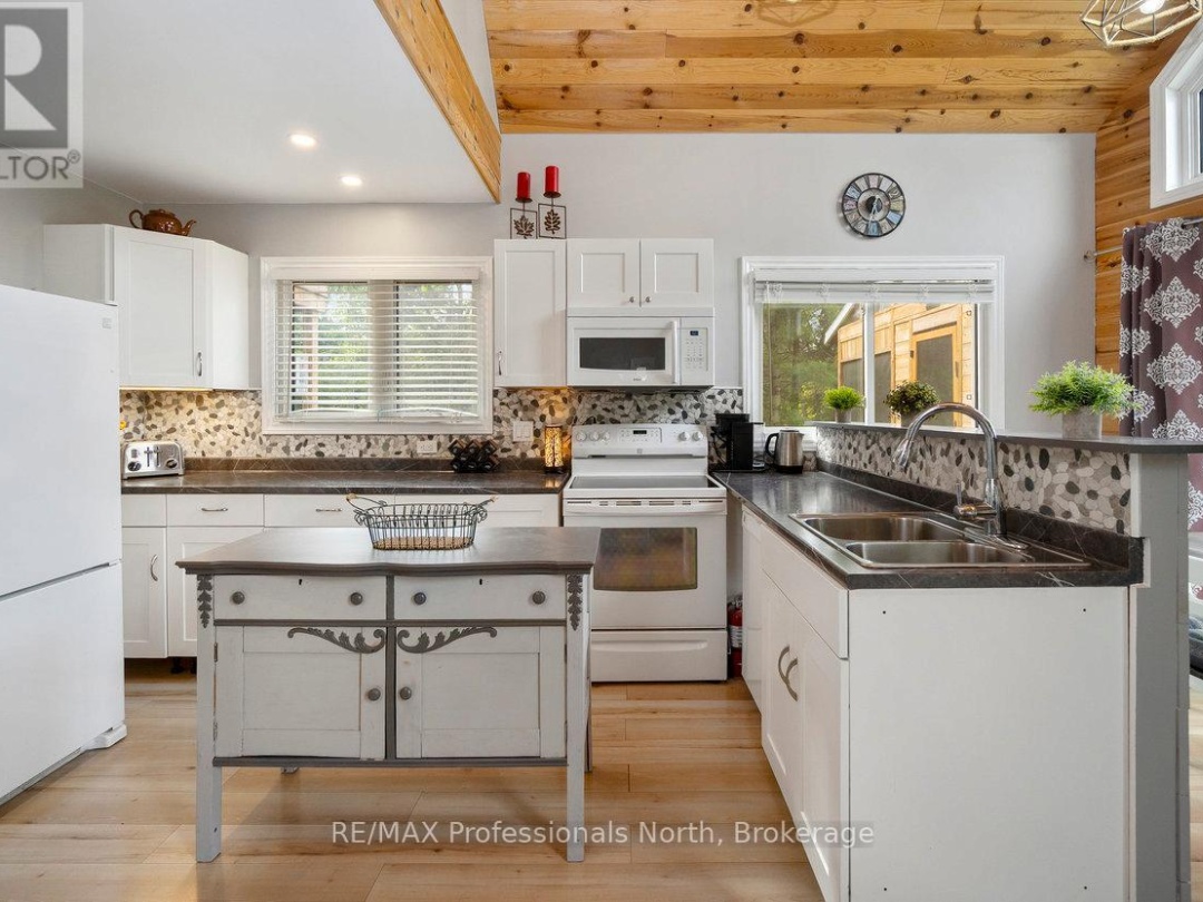 1059 TIFFANY LANE, 